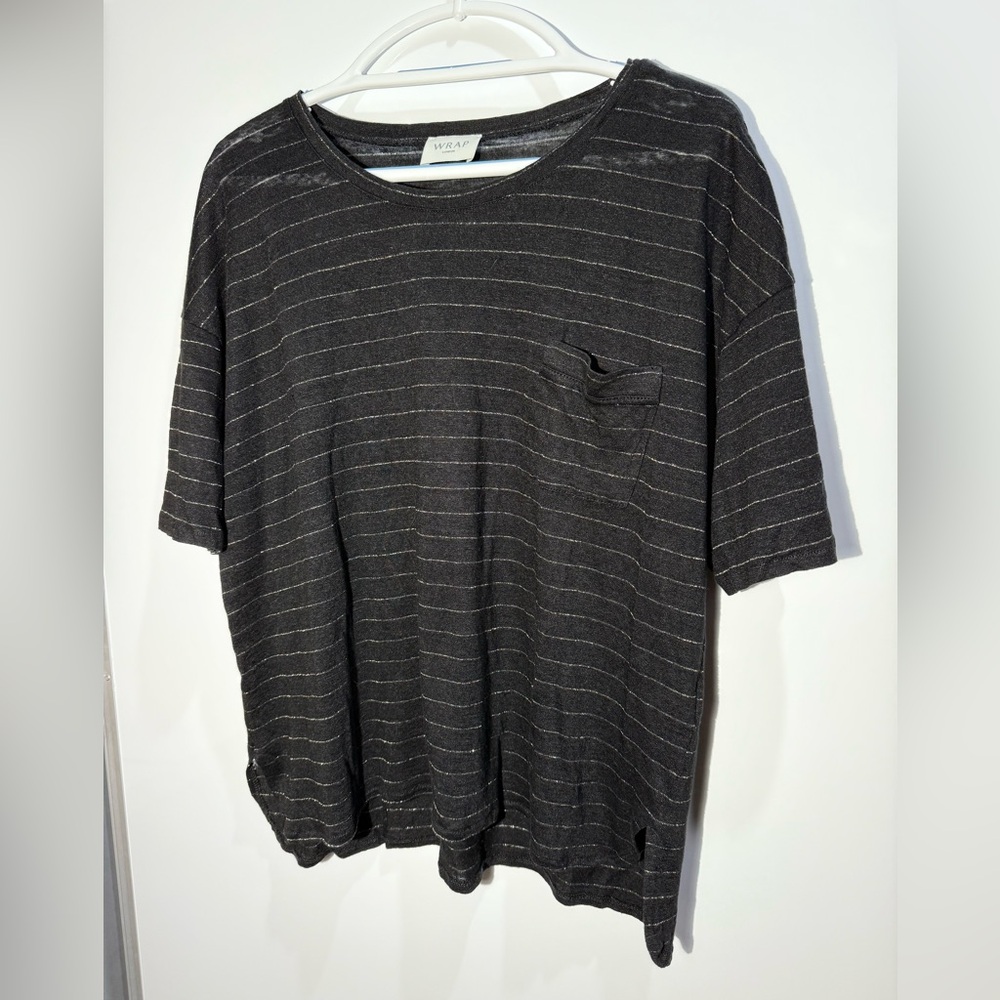 Women’s Black T-Shirt w metallic gold horizontal stripe linen
